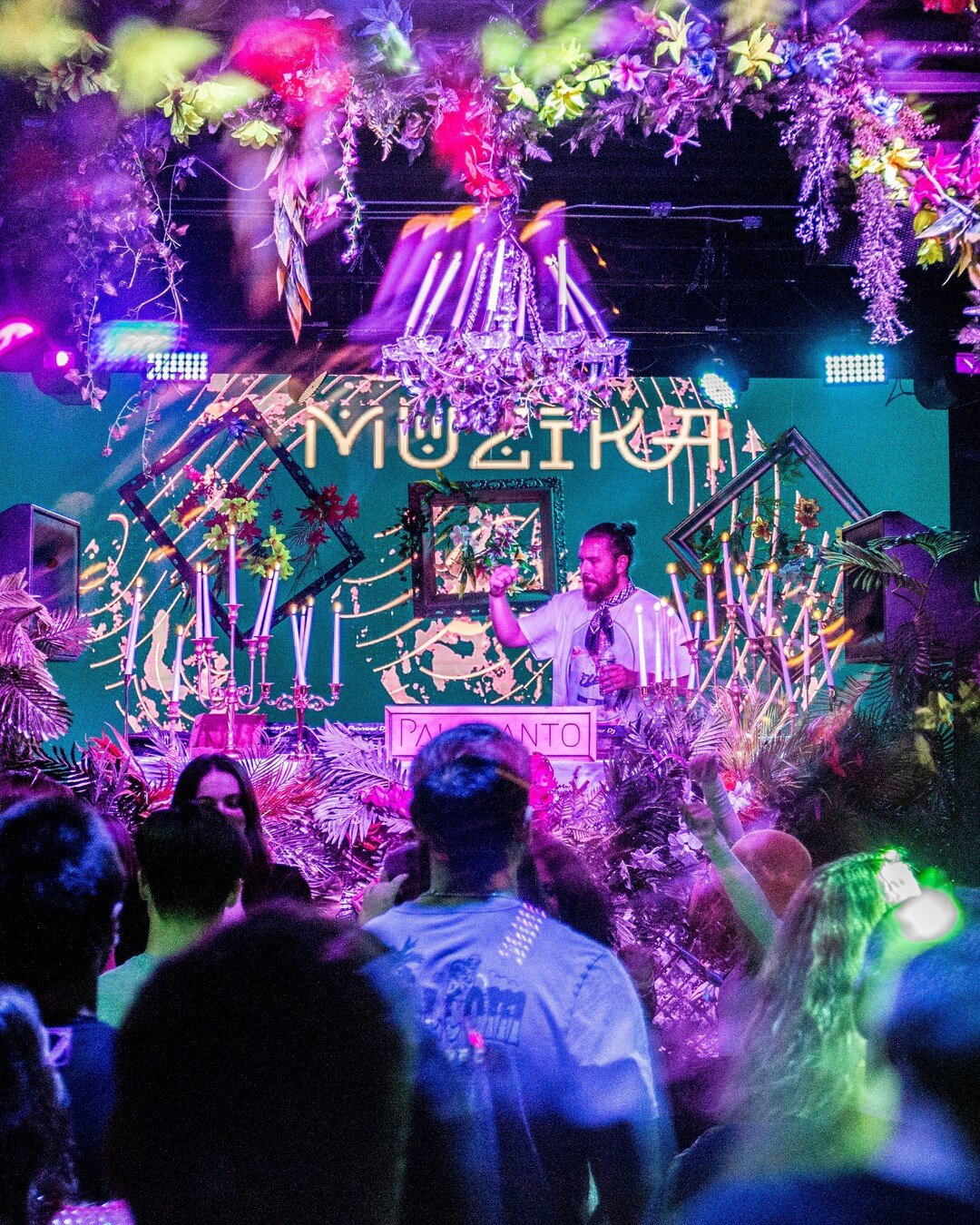 Some last incredible moments captured of our 🌸 🌺 jungle and it&rsquo;s creatures 🎧🎶🦓

#performers #eventconcepts #dj #nightlifedesign #nycnightlife #nightlifedesigners #newyorkevents #junglevibes #jungletheme