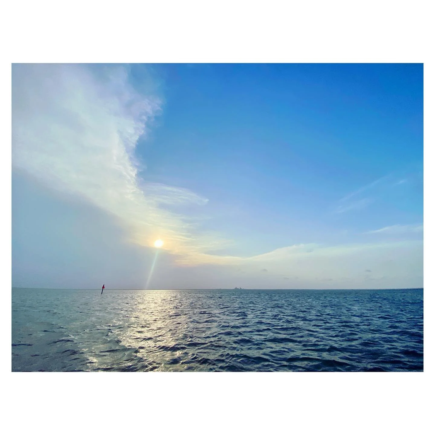 Clouds coming from the south last evening over the #lagunamadre. Even though we didn&rsquo;t get a dramatic sunset, the ride on the #packeryqueen did not disappoint! Good company, plush seats, and pretty views! 🧜🏼&zwj;♀️👑
.
Sunset cruise in the Mo