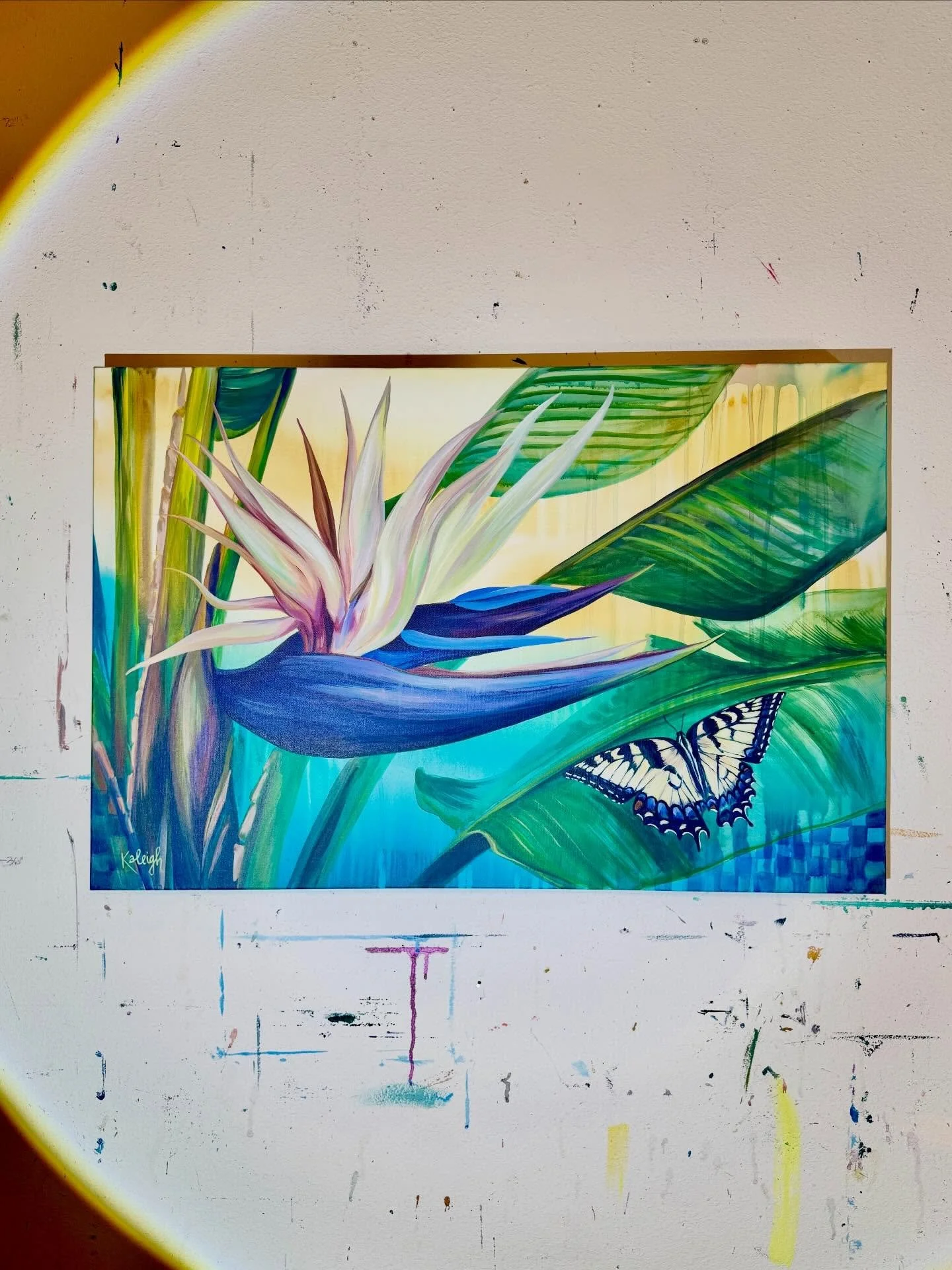 &ldquo;Paradise Found&rdquo;, 24x36&rdquo;, acrylic on canvas. ✨
.
Paradise has been found. Flying amongst the broad green leaves of the giant bird of paradise, a brilliant double bloom has been discovered from the heart of the plant by the tiger swa