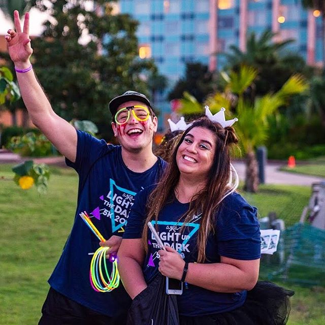ONE MONTH!! 🎉 Light Up The Dark 2019 is just ONE month away - Saturday, October 19! Can you tell we’re excited?! 🏃🏽♂️ Register today at the link in our bio for an evening of fun for the whole family that supports the work of Unbound Houston to end human trafficking in our communities!