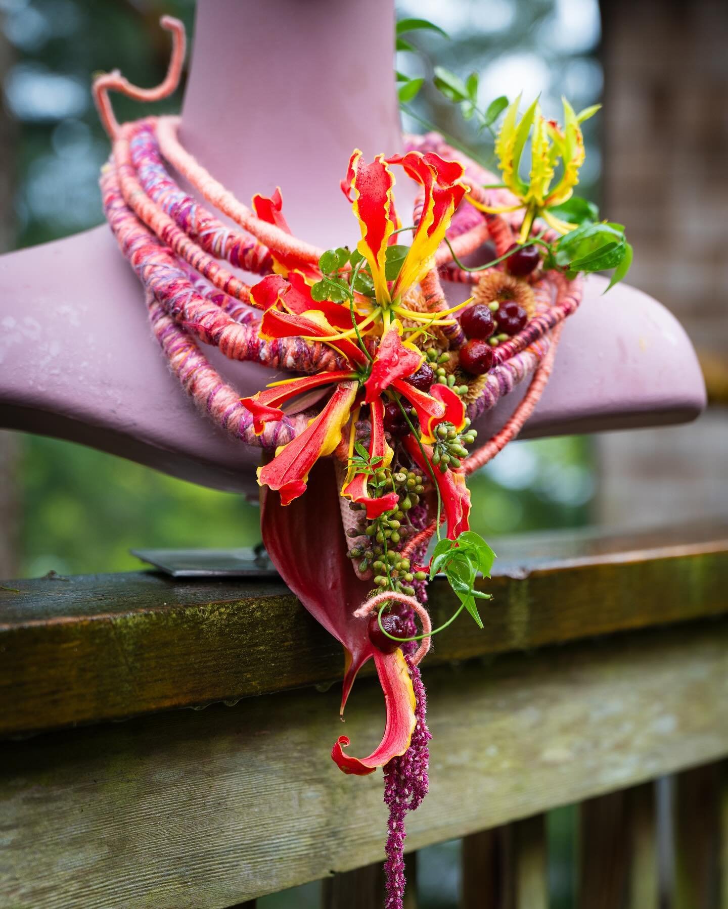 Only COLOR  I will wear is FLOWER!!! 📷by @colingilliamphoto #color #flower #floralcouture #gloriosalily #gloriosa #japanbloomscanada #himejiflowerauction #anthurium #hfna