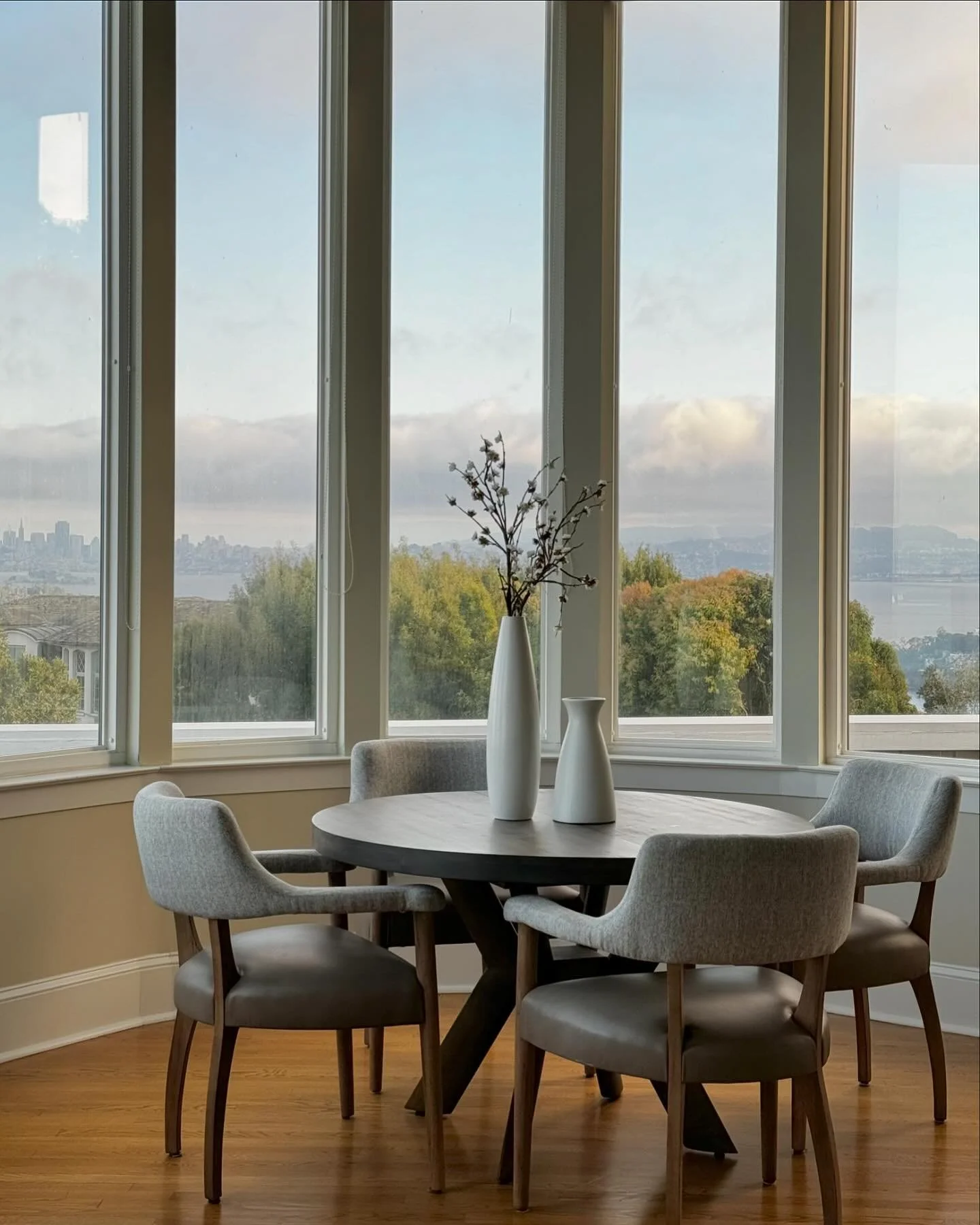 Coming Soon! 

This Tiburon home features breathtaking views throughout. A must see.

#interiordesign #homestaging #stagingsells #marinrealestate #roomwithaview #sanfranciscorealtor