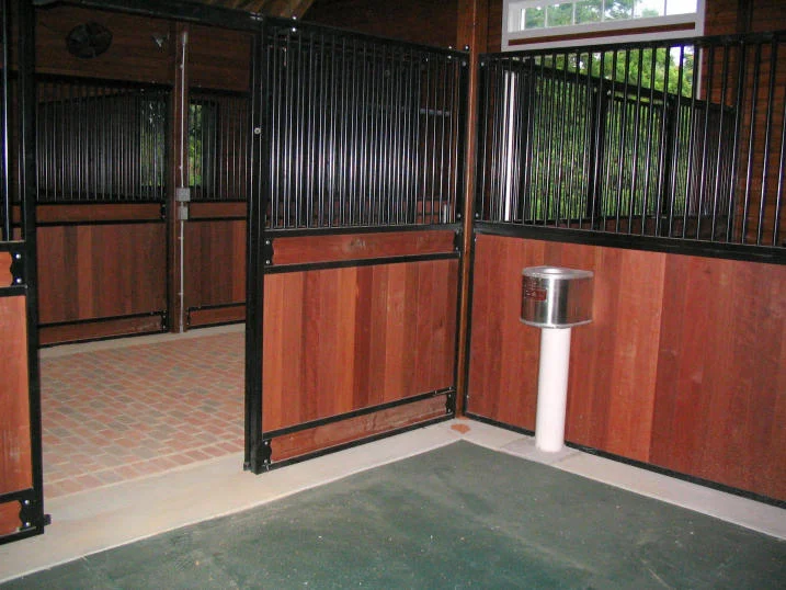 luccibarn008.jpg
