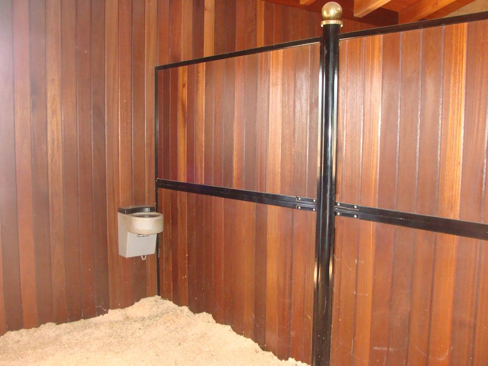 Stall Partitions — Innovative Equine Systems