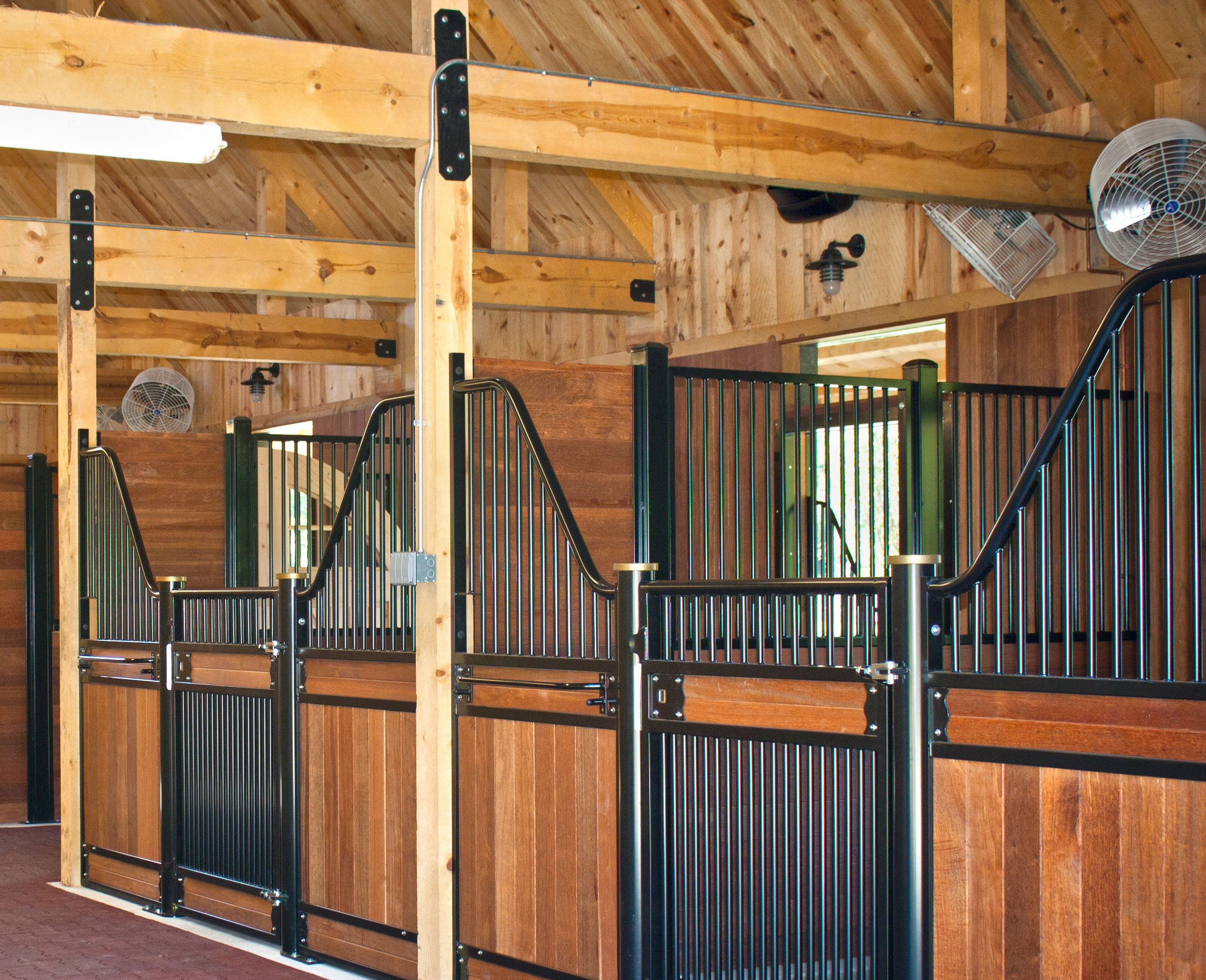 Rykke dynamisk Vittig Horse Stall Fans — Innovative Equine Systems - Rubber Pavers, Horse Stalls,  Flooring