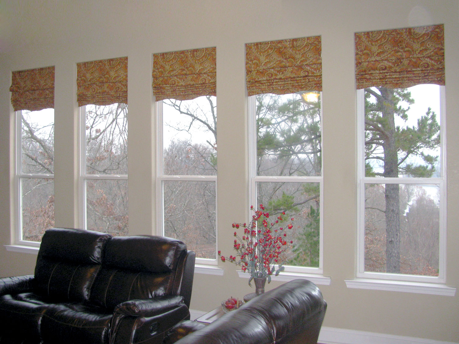 custom-drapery-workroom-soft-furnishings-custom-window-coverings-huntsville-northwest-arkansas-3.jpg