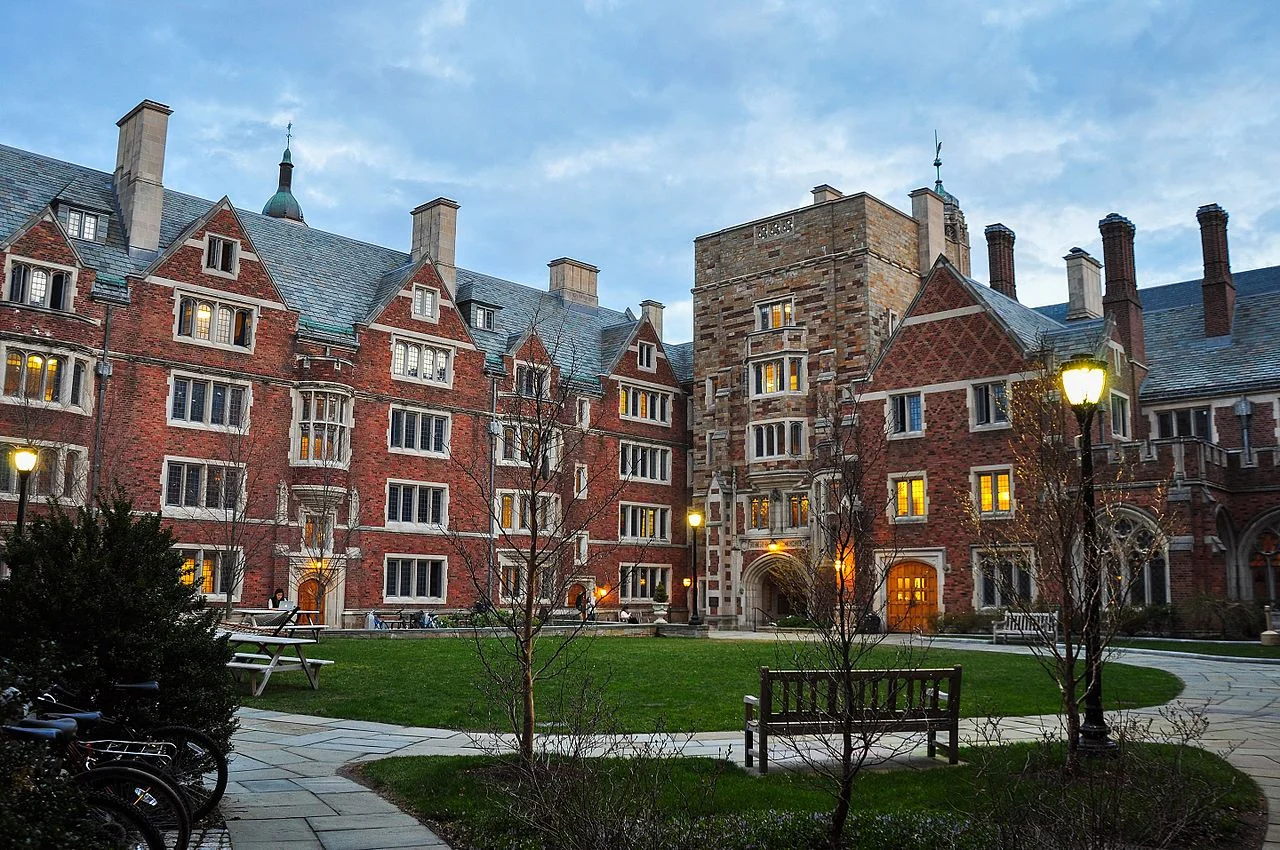 Calhoun_college.jpg