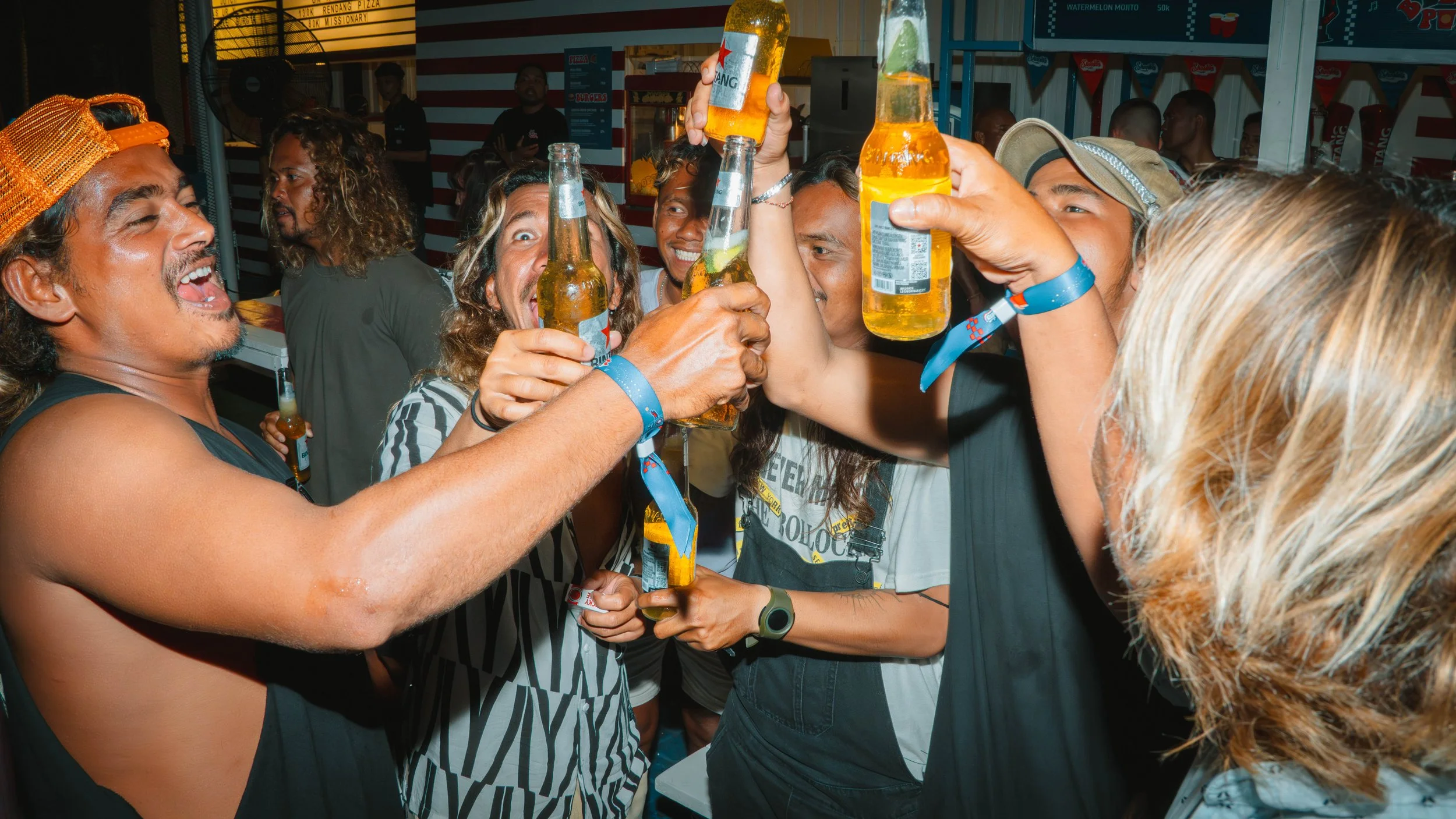parties cheers beer and play beer pong at shooters bali.jpg