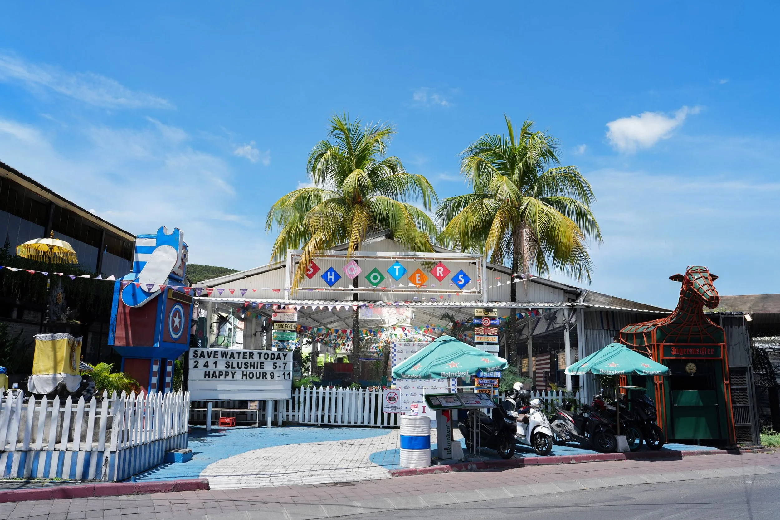Shooters-Bali-Seminyak-Games-and-restaurant.jpg