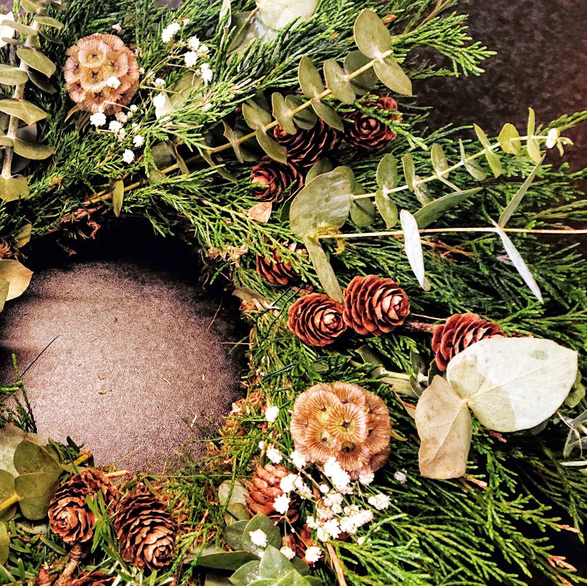christmaswreath-2018-07-mixed.jpg