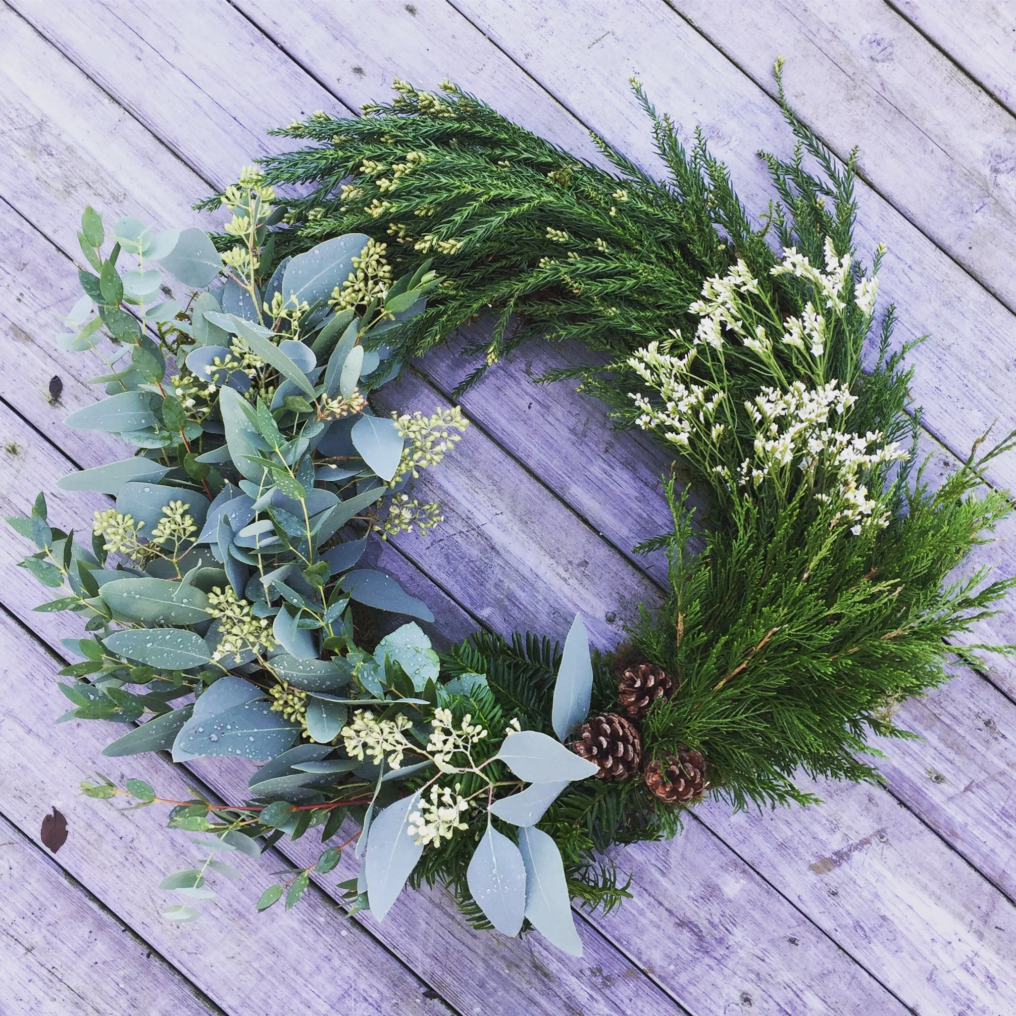christmaswreath-2018-01-eucalyptusmix.jpg
