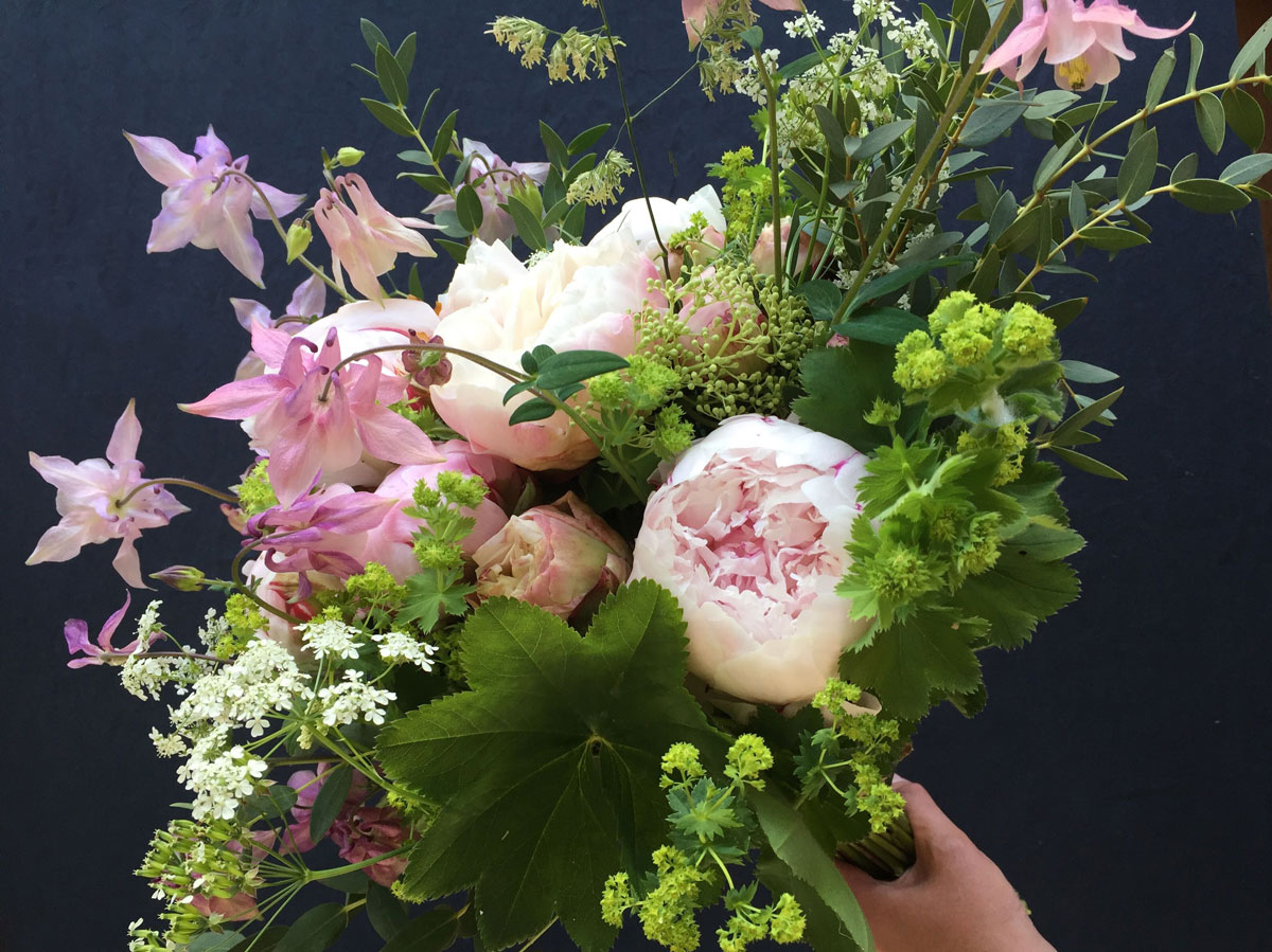 sommerbukett_peonies-mixed2.jpg