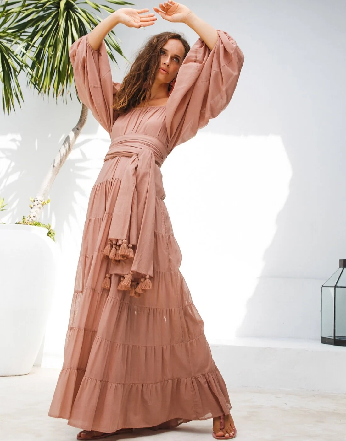 Suen%CC%83o+-+Brielle+Rumba+Long+Dress+-+Desert+-+Front+-+3+-+web.jpg