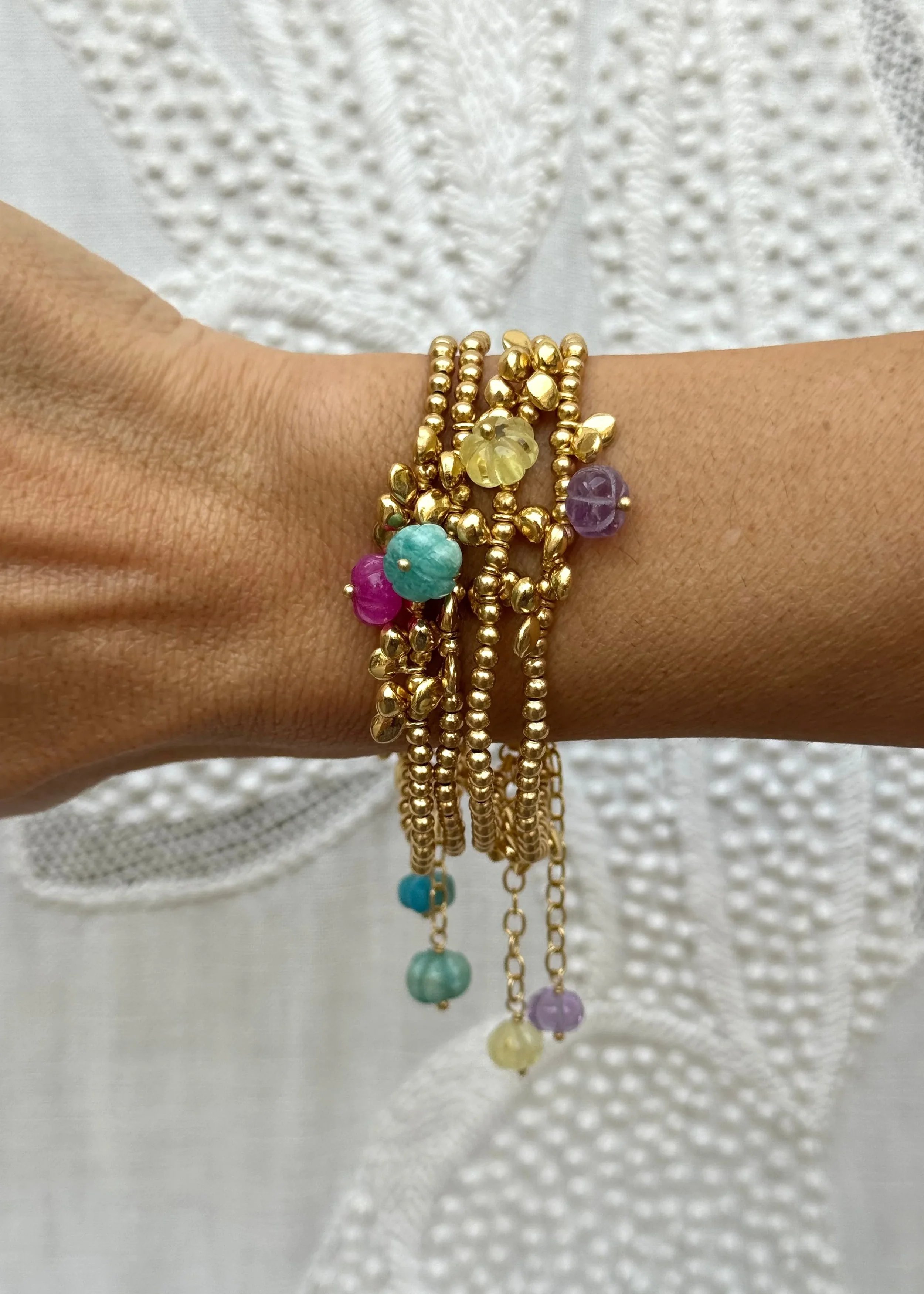 Sara Lashay Melissa bracelet fuchsia on model