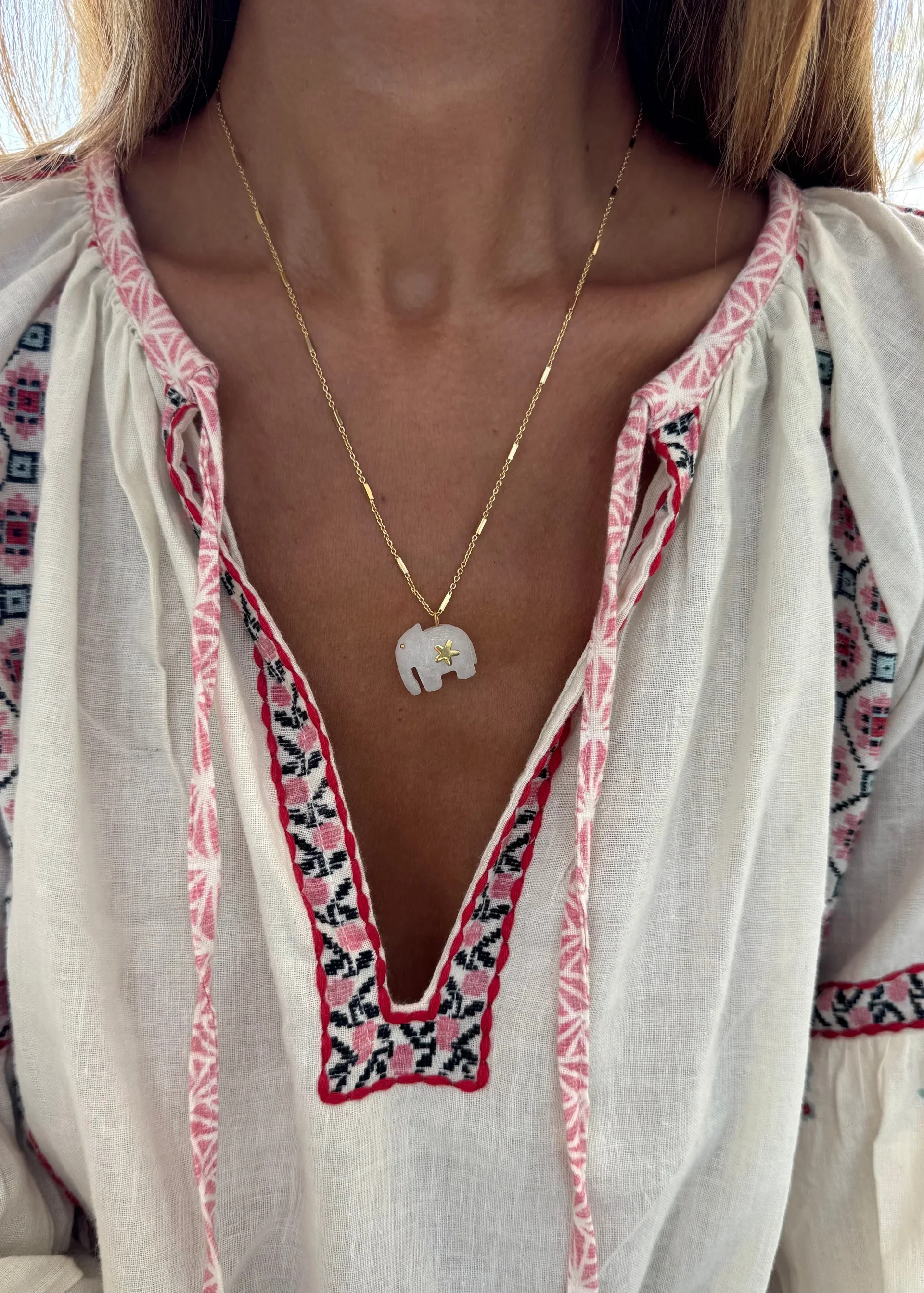 Sara Lashay Hathi necklace white