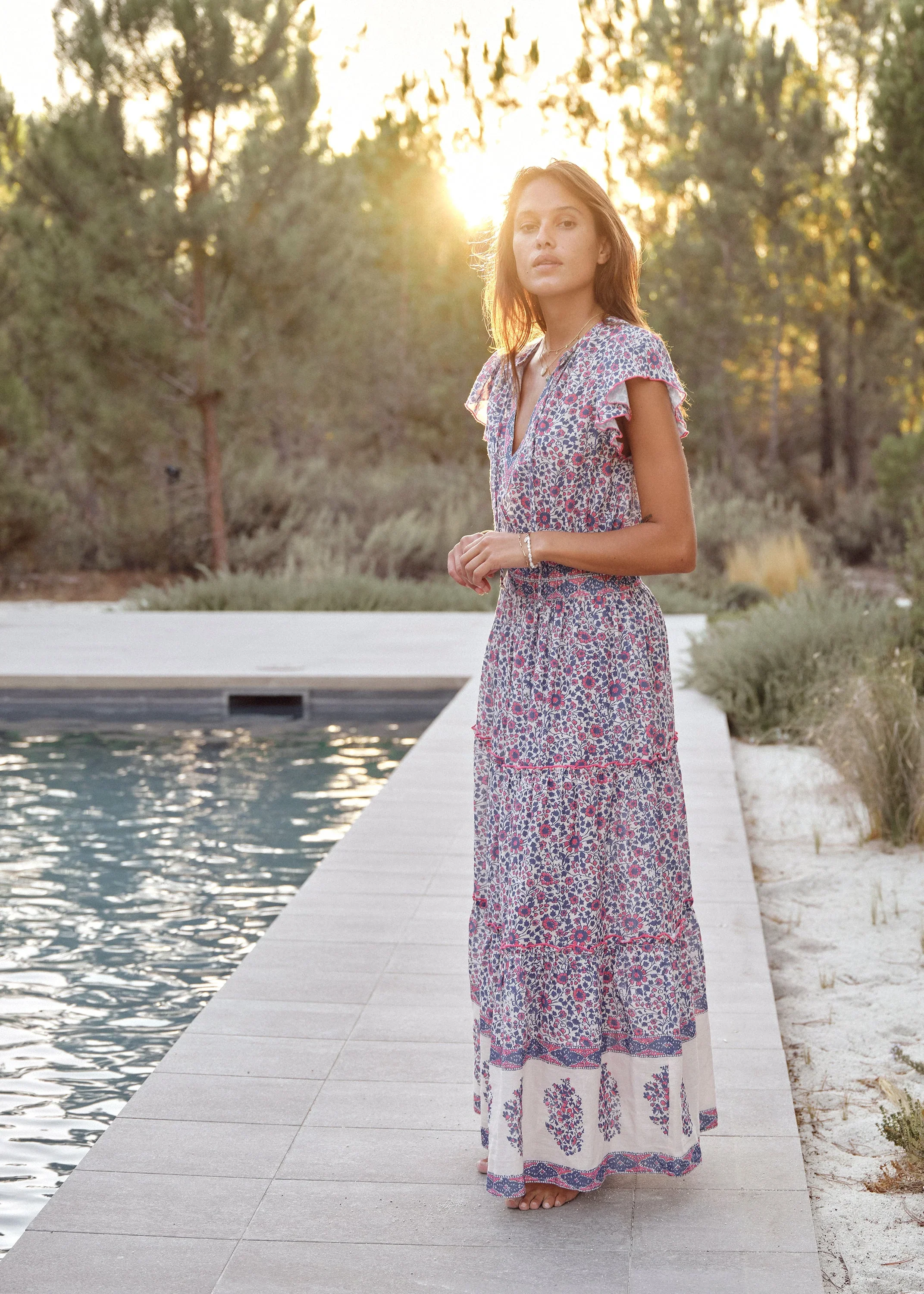 DELLAMAXISUNDRESSBLUE_PINK2.jpg.webp