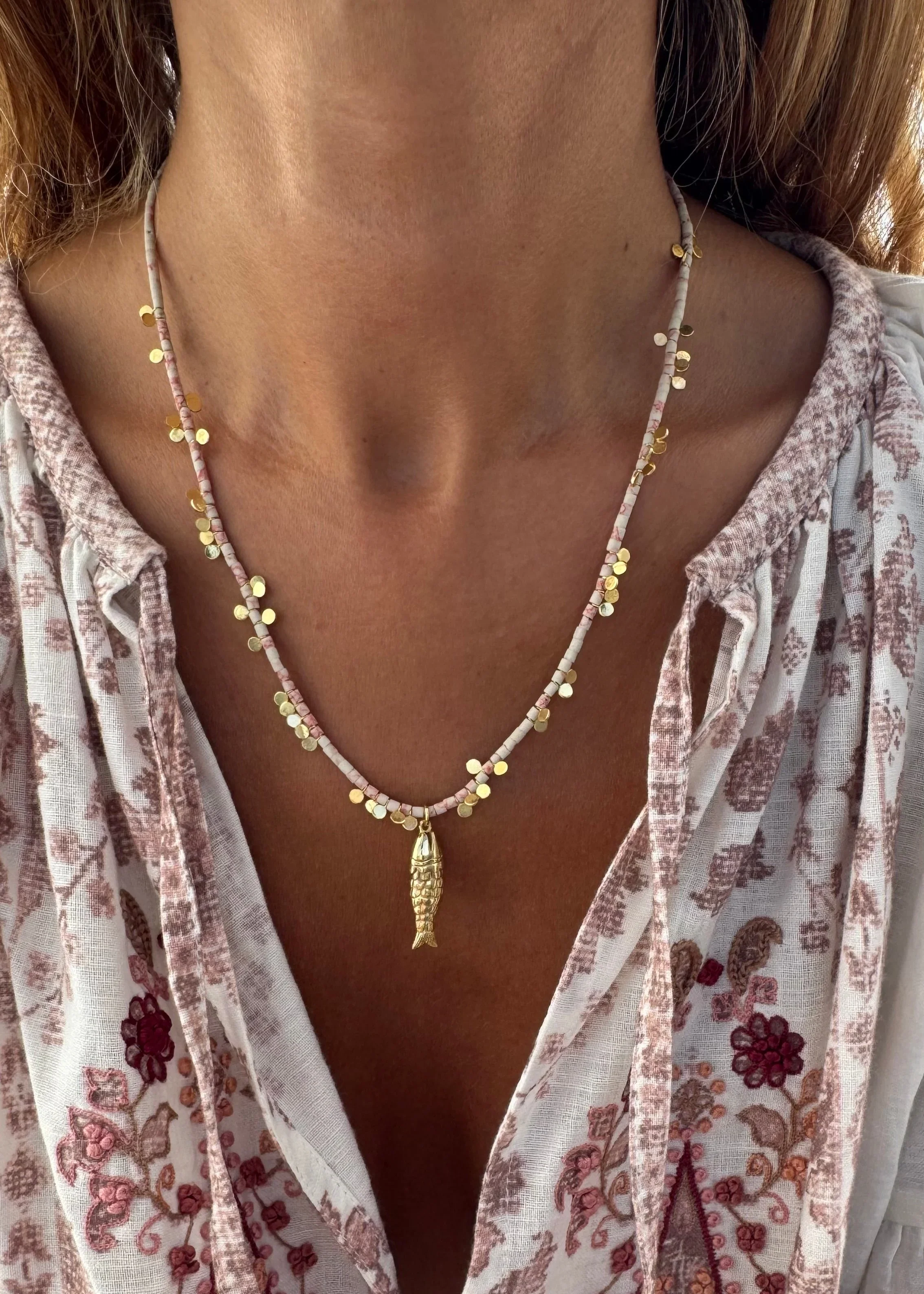 Sara Lashay Gioia necklace beige