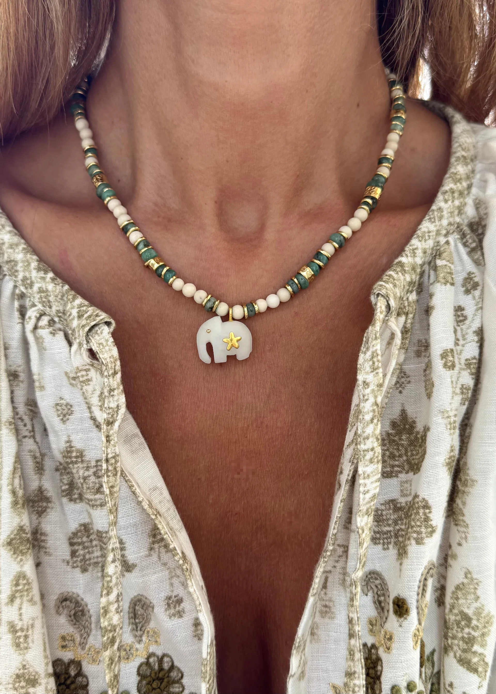 Sara Lashay Hathi necklace green and white