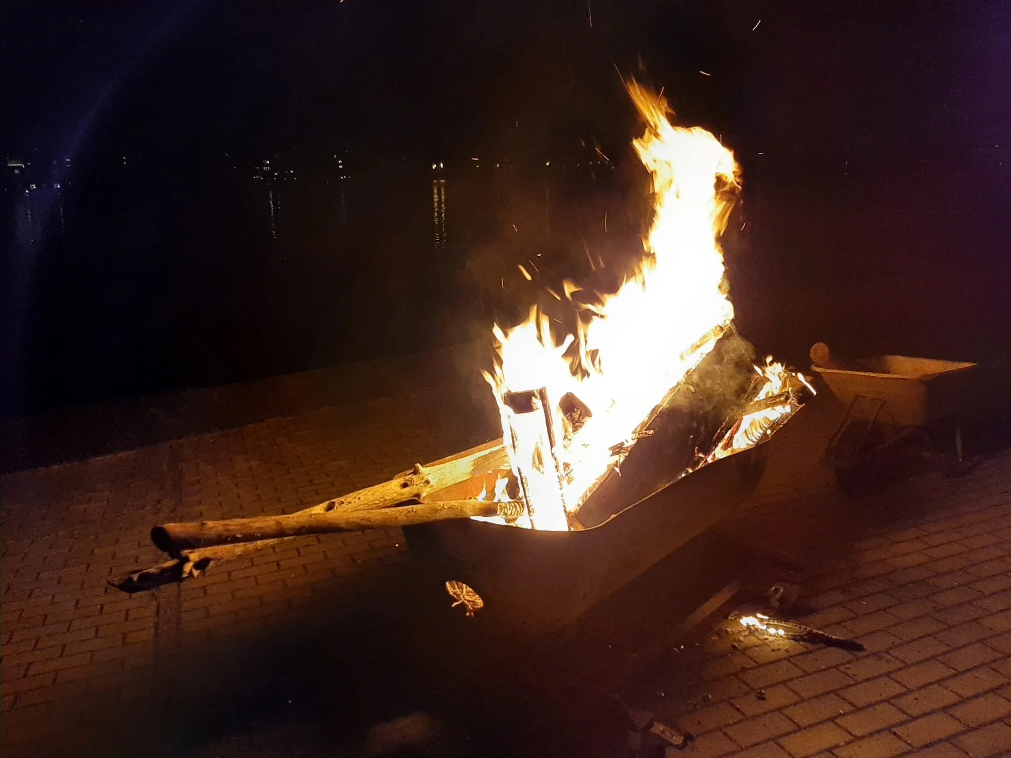 Osterfeuer mit Mondscheinfahrt