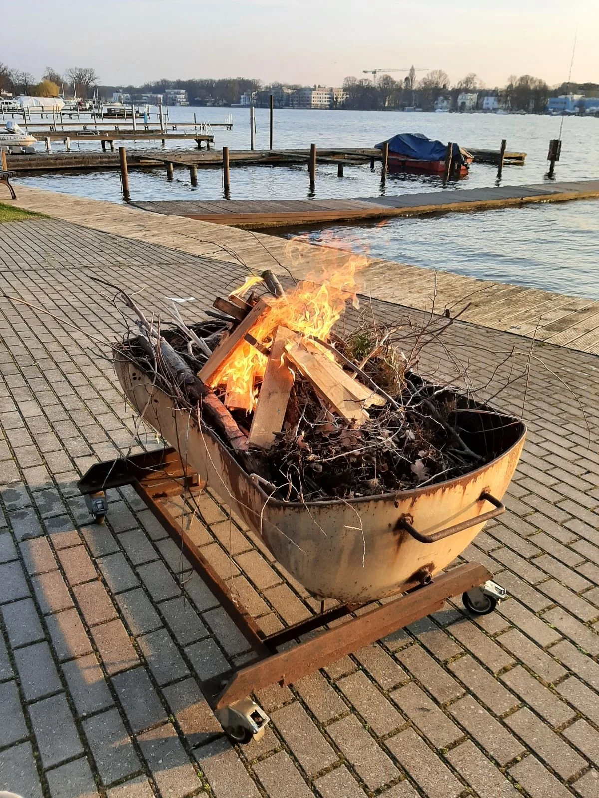 Zielfahrt und Osterfeuer im Verein