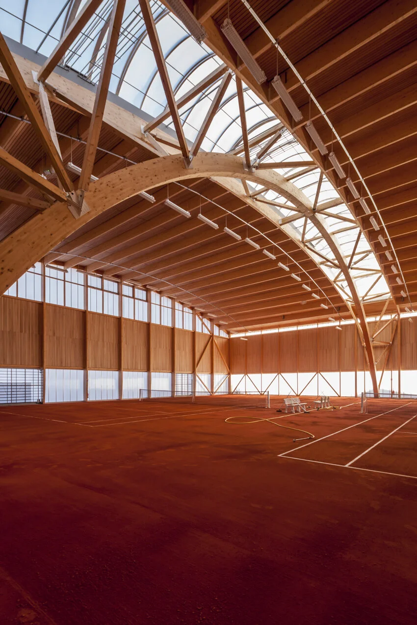 Tartan de bois, un bel article sur les Tennis dans Séquence bois