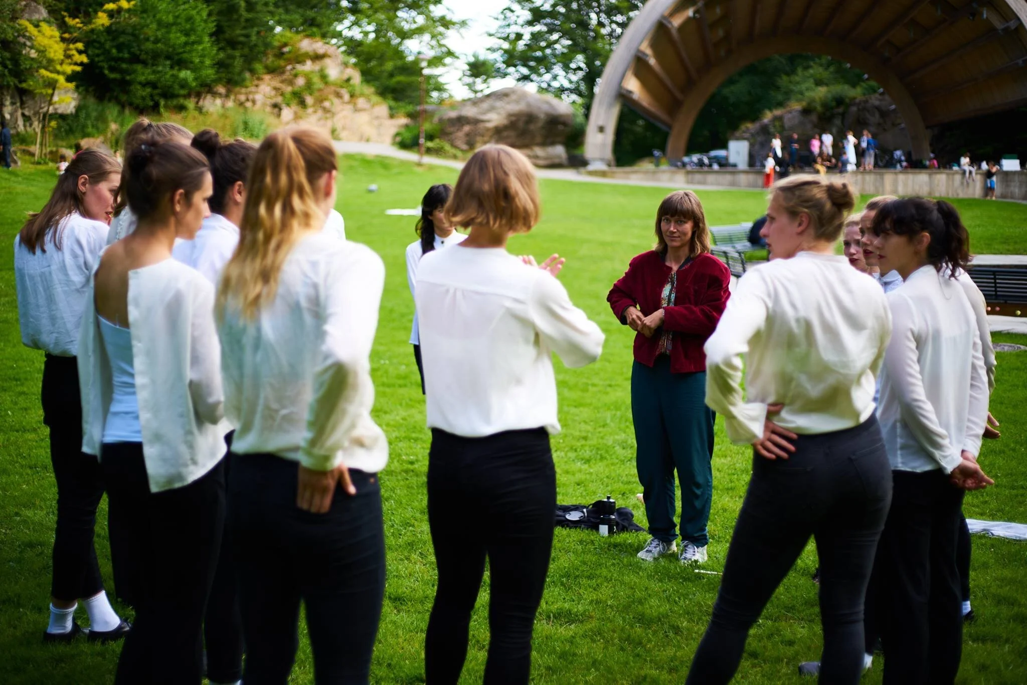 Lot’s of People by Ingvild Isaksen, rehearsals Photo: Morten Arnfred.