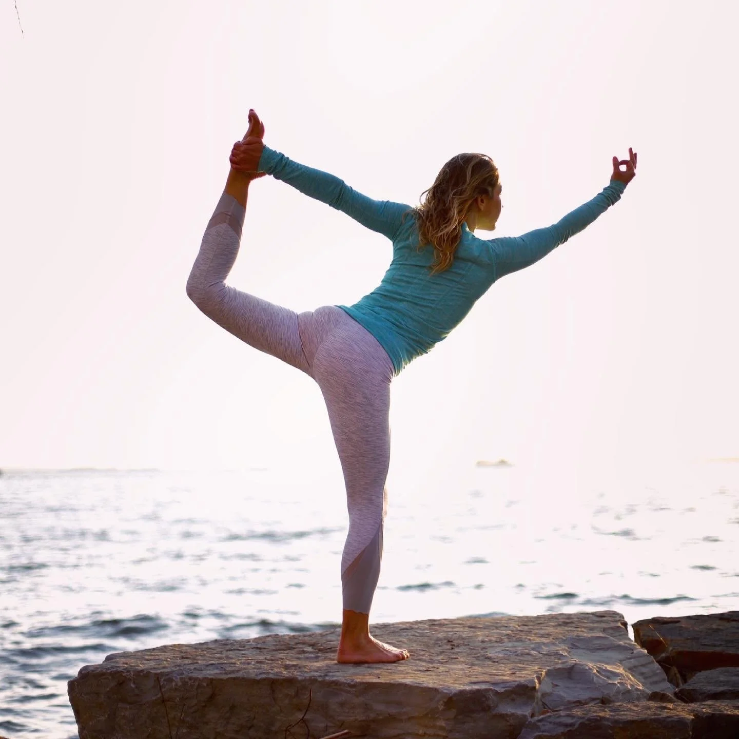 Yoga Vinyasa 🤸🏻‍♀️ Mardi midi - Session printanière