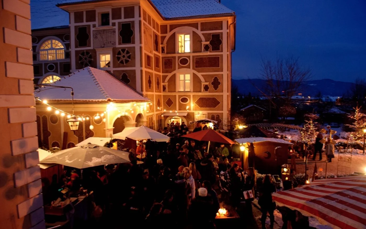 SCHLOSS FARRACH: ADVENTMARKT
