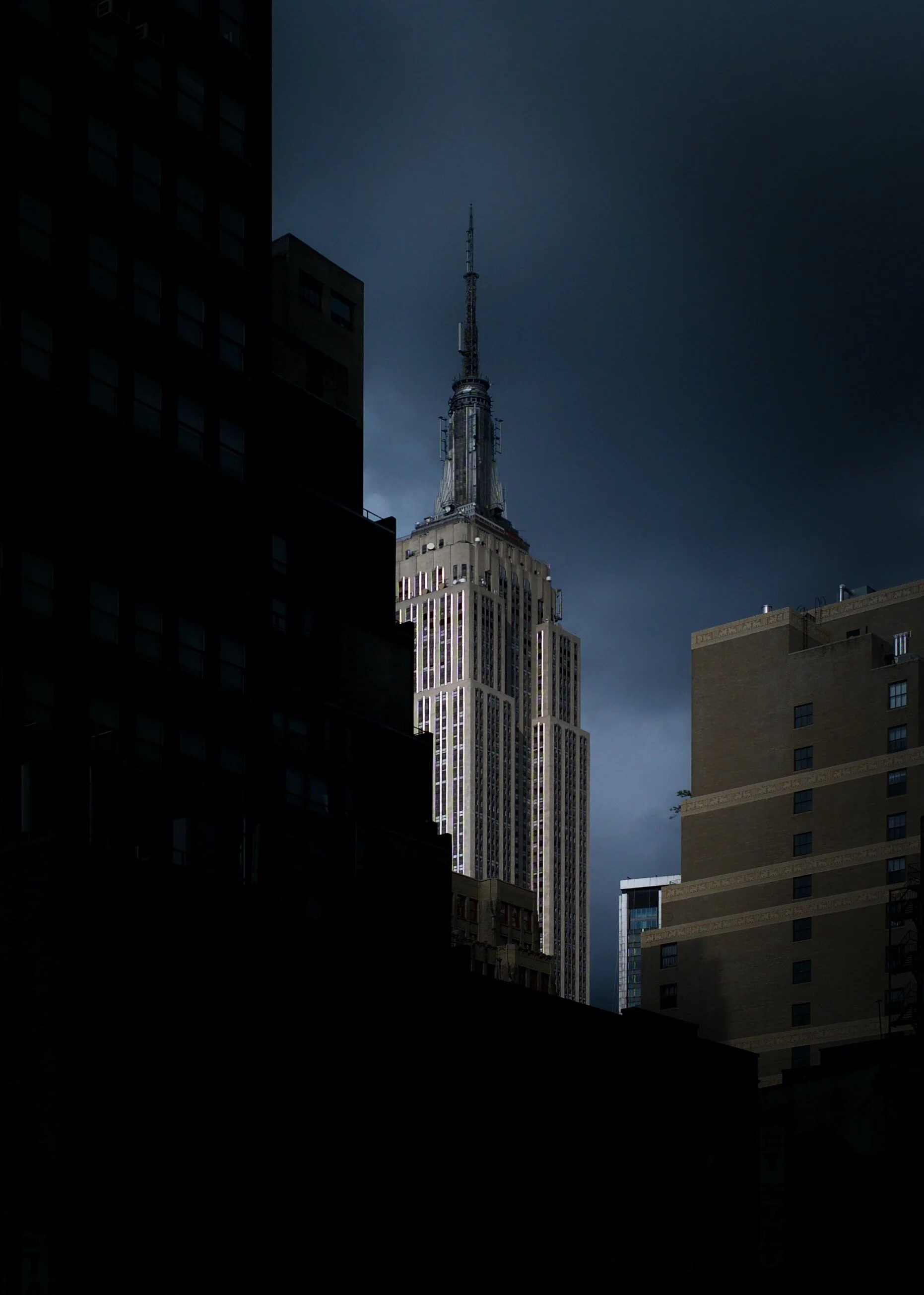 L9990578_DxOPsp luminized empire state building late afternoon.jpeg