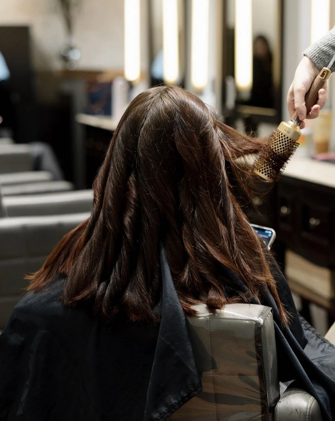 The perfect curl, everytime💫🖤
ㅤ
#alankoa #madisonwi #madisonsalon #luxuryhaircare #uwmadison