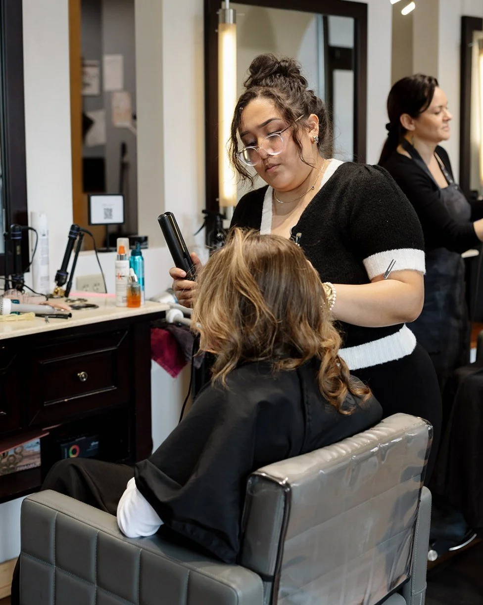 The glow up starts here 💇&zwj;♀️
ㅤ
#alankoa #madisonwi #madisonsalon #luxuryhaircare #uwmadison