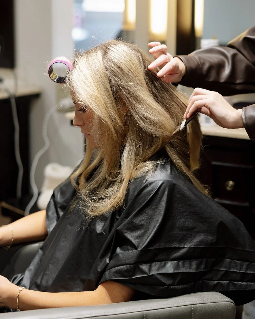 Golden hour, but make it hair ✨❤️&zwj;🔥
ㅤ
#alankoa #madisonwi #madisonsalon #luxuryhaircare #uwmadison