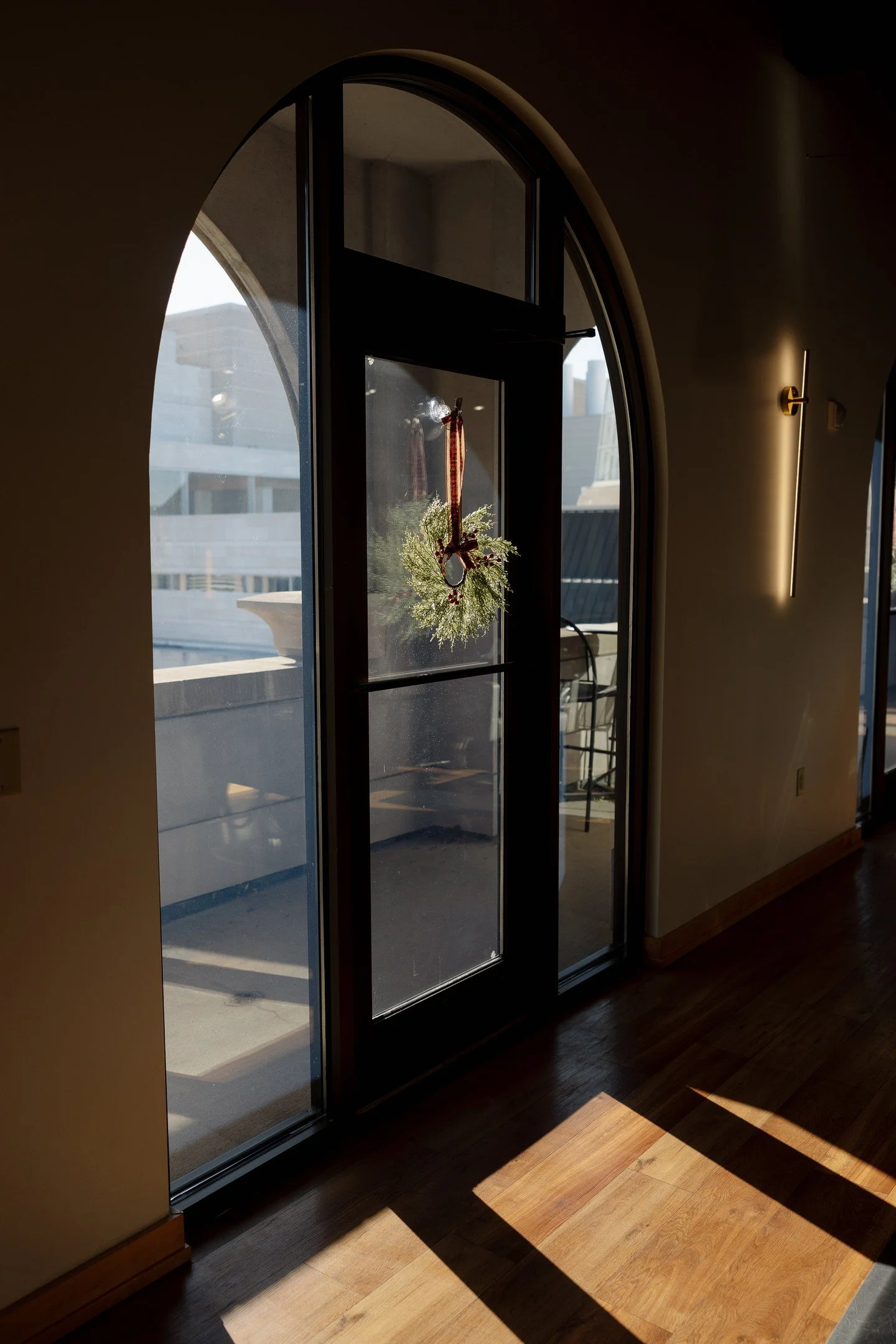 Holiday Open House &bull; TOMORROW! Dec 5th ✨
ㅤ
🕒 9:00 AM&ndash;5:00 PM
ㅤ
Giveaways with @ebbandflowmassagewi, holiday refreshments, special promos, festive decor for photos, and the @ebbandflowmassagewi open house.
ㅤ
#alankoa #madisonwi #madisonsal