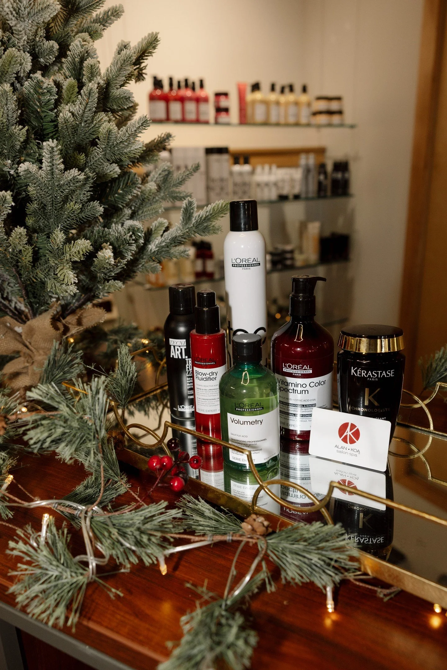 Holiday haircare ✨🎄
ㅤ
Buy more, save more on full-size favorites &mdash; plus a little extra gift from us.
ㅤ
#alankoa #madisonwi #madisonsalon #luxuryhaircare
#uwmadison