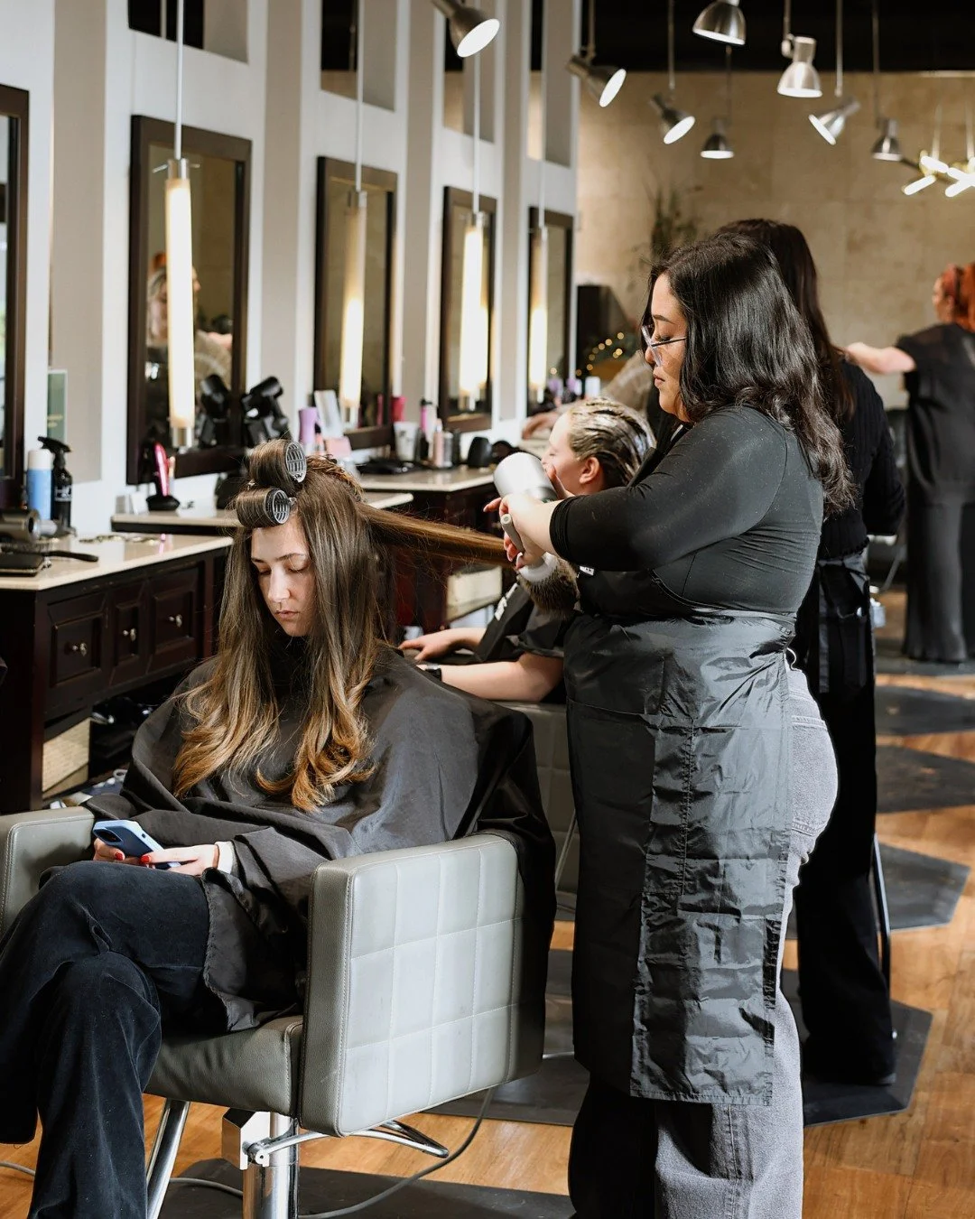 No better time for new hair than the New Year ✨🖤
ㅤ
#alankoa #madisonwi #madisonsalon #luxuryhaircare
#uwmadison