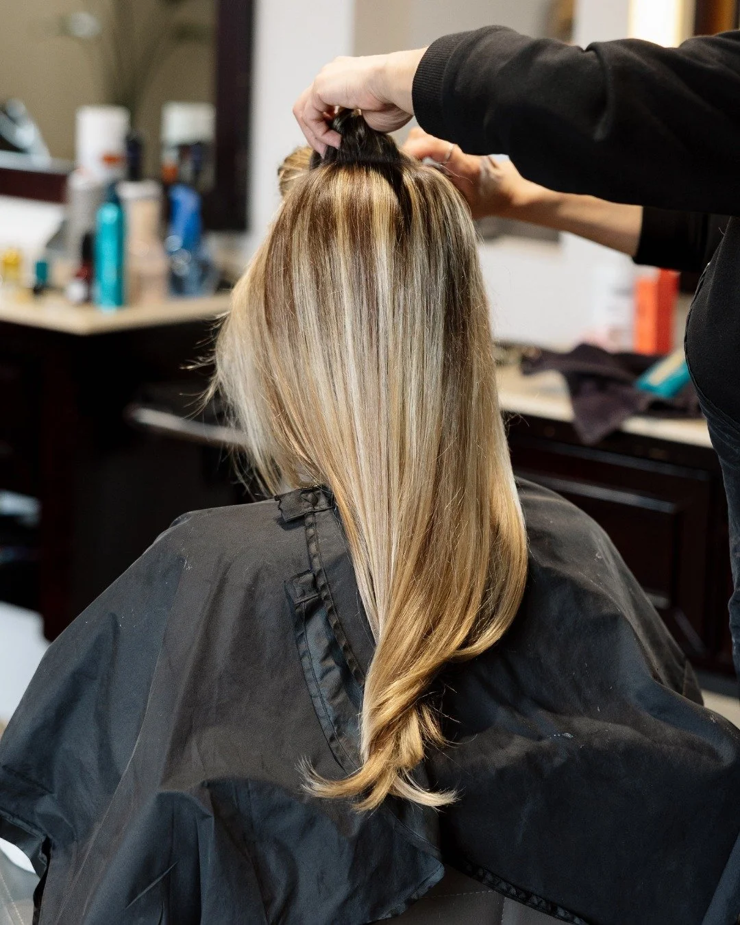From soft dimension to fresh color, we&rsquo;ll craft a look that&rsquo;s radiant and full of life ☀️
ㅤ
#alankoa #madisonwi #madisonsalon #luxuryhaircare #uwmadison