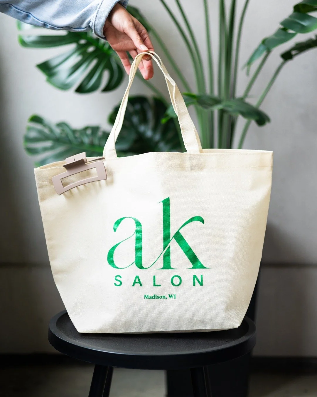 Made for slow mornings, fresh finds, and everything in between ✨
ㅤ
The Alan Koa tote is your everyday essential &mdash; perfect for farmers market strolls, coffee runs, and those little errands that turn into full-on summer days 🤍🌿
ㅤ
Simple, functi