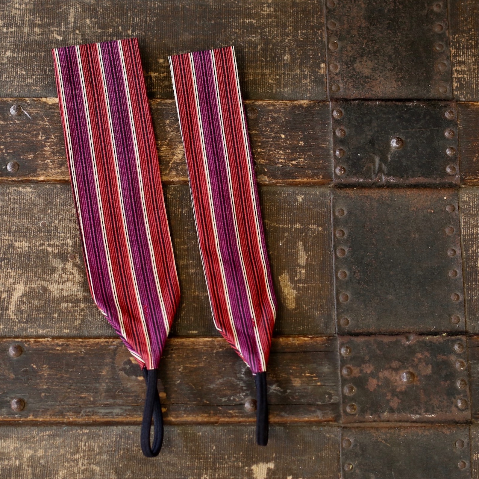 Retro Lines (Sangria)