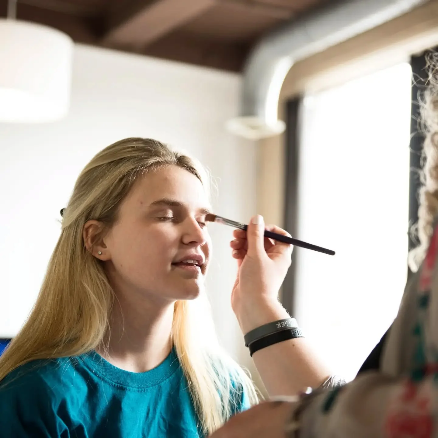 Part of our sessions are adding those special moments so the whole experience is unforgettable💃

We offer an on-site hair and makeup artist as an add-on for personal branding sessions and as part of our top senior package &mdash; because showing up 