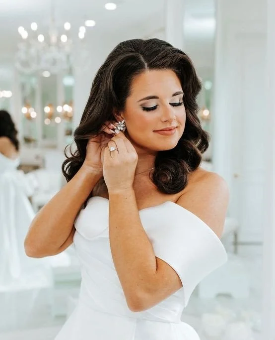 What a Bridal Glam Preview Actually Is...⁠
A bridal glam preview (aka trial) isn&rsquo;t just a &ldquo;test run&rdquo; &mdash; it&rsquo;s a planning appointment!⁠
⁠
During your glam preview we:⁠
&bull; Talk through inspiration + your wedding vision f