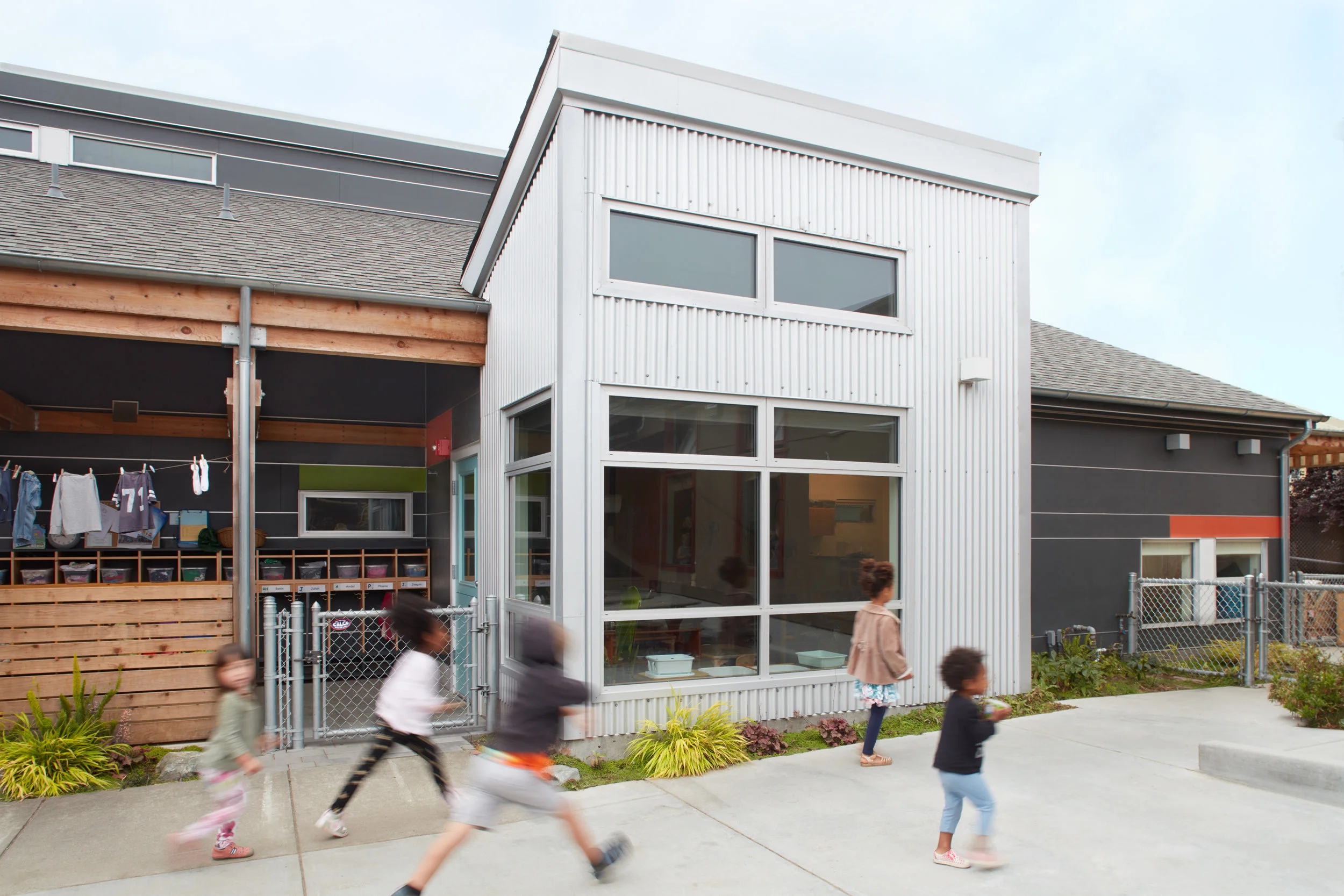 Nia House 2044F2.jpg