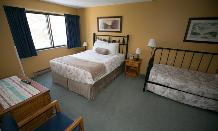 Black-Bear-Lodge-Room