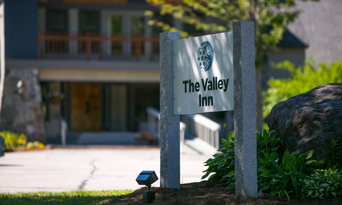 The-Valley-Inn-Sign