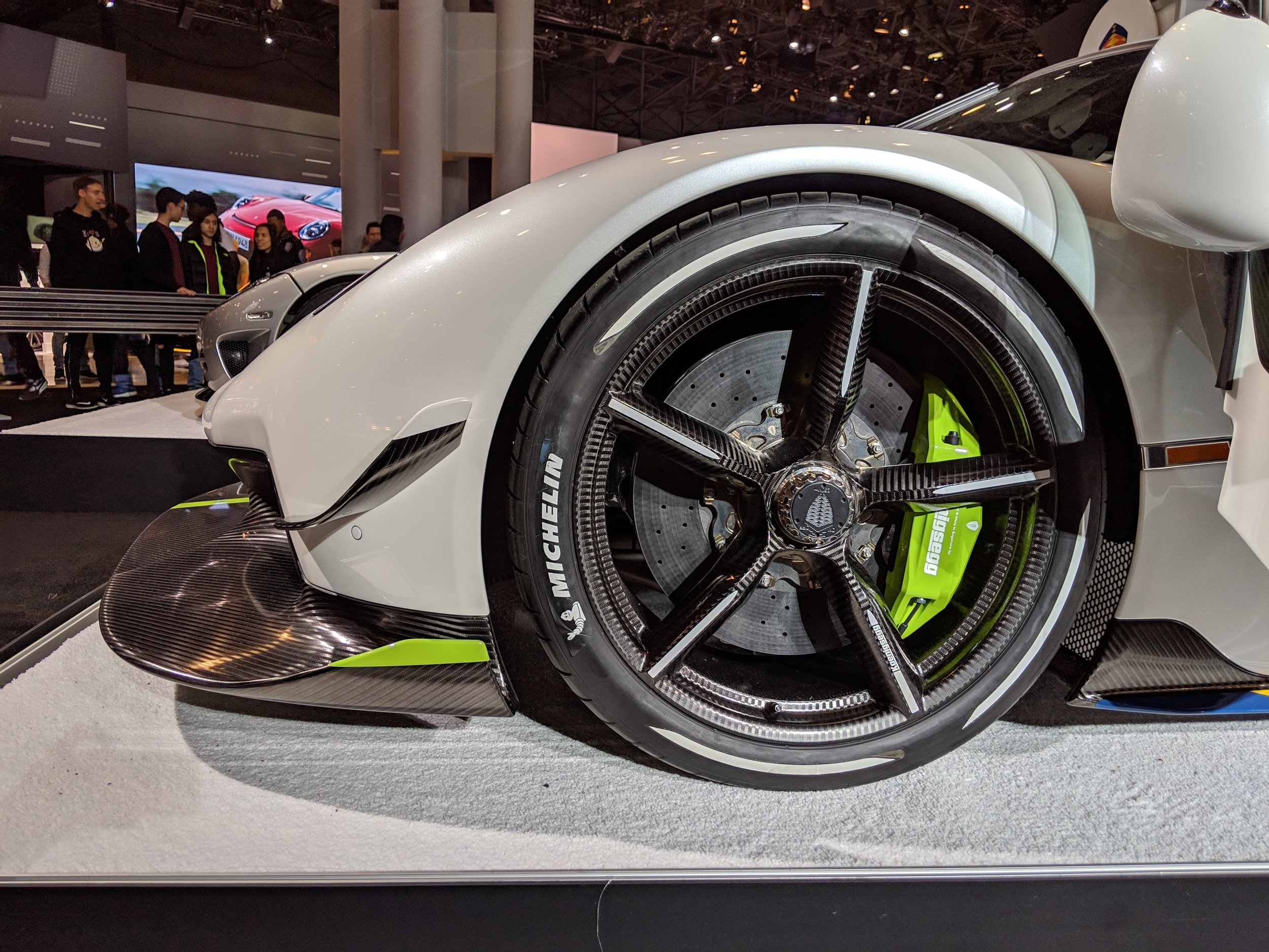 Koenigsegg_jesko_aerodynamics_NYIAS_wheel_1.jpg