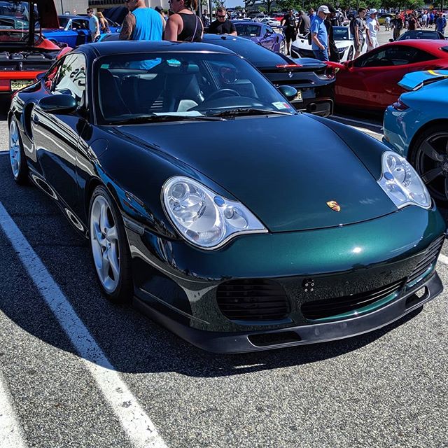 Green theme continues to turbo Tuesday
#turbotuesday #Tuesday #911 #911turbo #porsche #996 #996turbo #porsche911 #gt1 #green #greenweek #greencar #homologatedshift