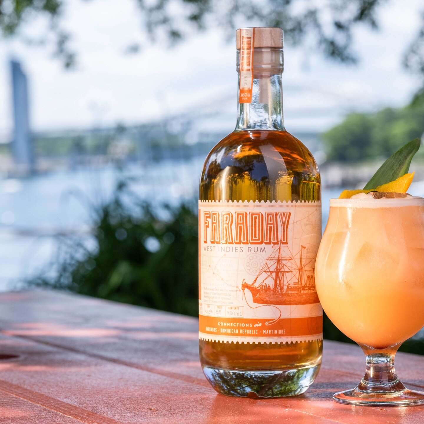 Surf's Up by Kyle Chauncey @orenellsbbq It's summer in the Seacoast people!
#rum #foursquarerum #barbados🇧🇧 #barbadosrum #dominicanrum #rhumagricole #martinique #fwi #kitterymaine #portsmouthnh #boatdrinks
