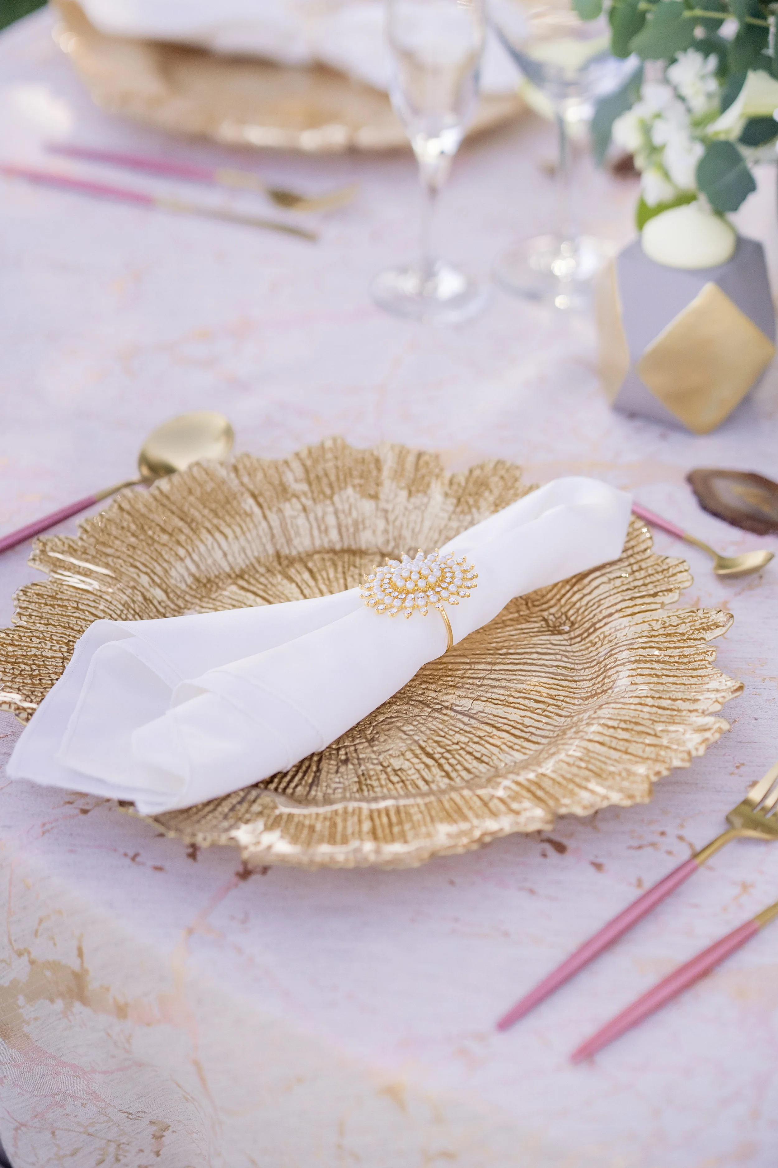 DB9D490F-77D9-47AB-B214-801F29917F6A