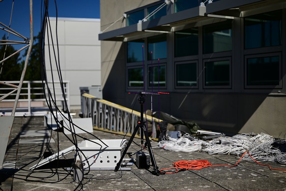 Handheld Antenna Aimed Inside