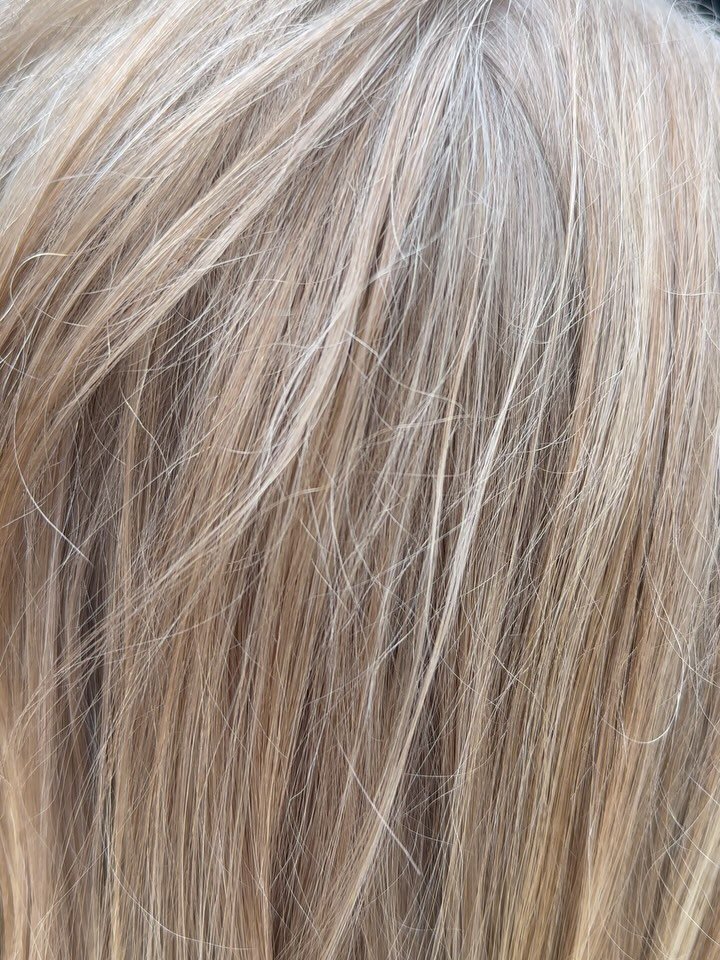 ✨From Grown-Out Copper to Effortless Balayage✨
My gorgeous client is a natural blonde with subtle strawberry undertones &mdash; years ago, she experimented with a vibrant copper that now lives only on her ends. She came in ready for something fresh b
