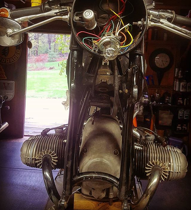 All prepped to get into the front end on Bob's R69S tomorrow. 
Wobbles are bad when you wanna go fast!

#ifyouaintfirstyourelast
#noslappingplease

#bmw #bmwmotorcycle #airhead #newhampshire #classic #vintage #vintagebmw #vintagemotorcycle #custom #v